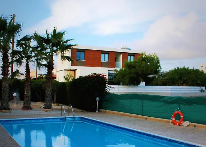 Chloraka- 2 Bedrooms - Pool Klorakas