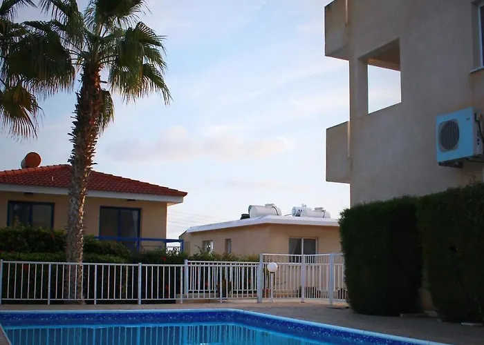 Chloraka- 2 Bedrooms - Pool * Klorakas